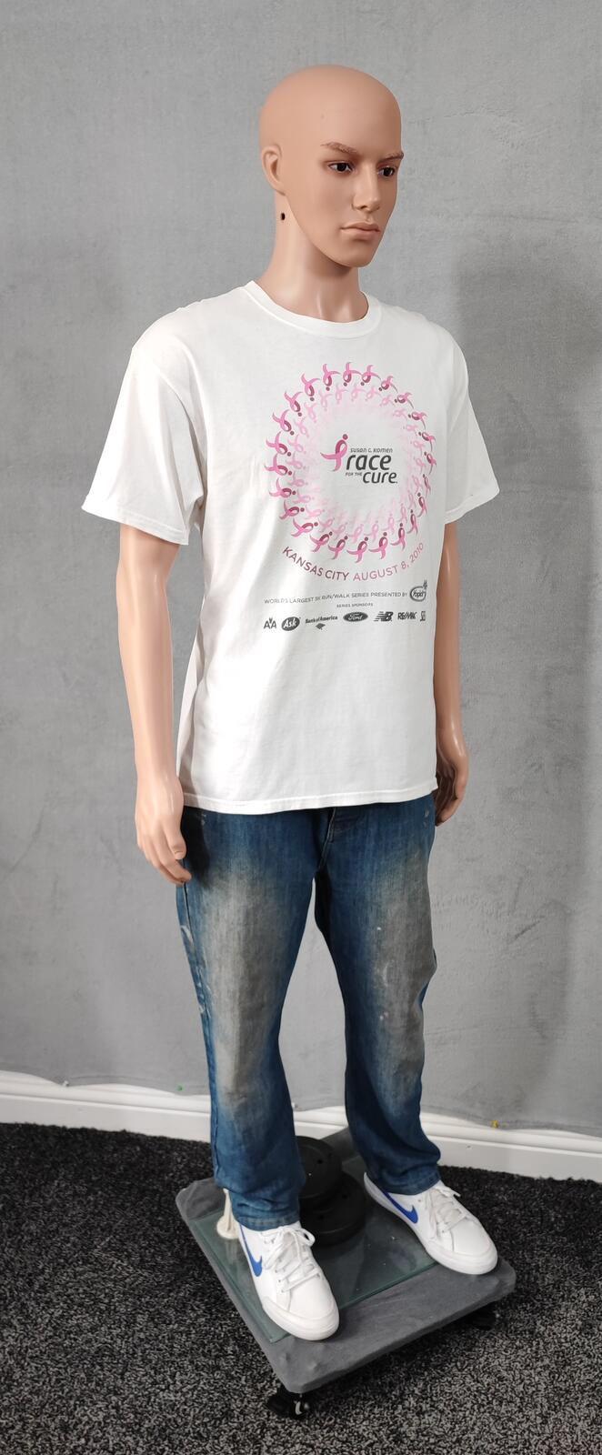 Vintage 2010 Race Cure Graphic T-Shirt White Retro Y2K Men's Size Large L