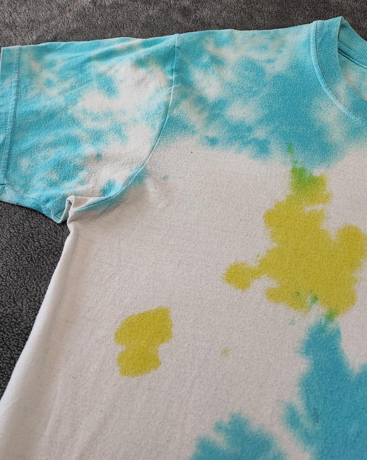 Vintage Hanes Psychedelic Tie Dye Graphic T-Shirt Blue Yellow Men's Size Medium M