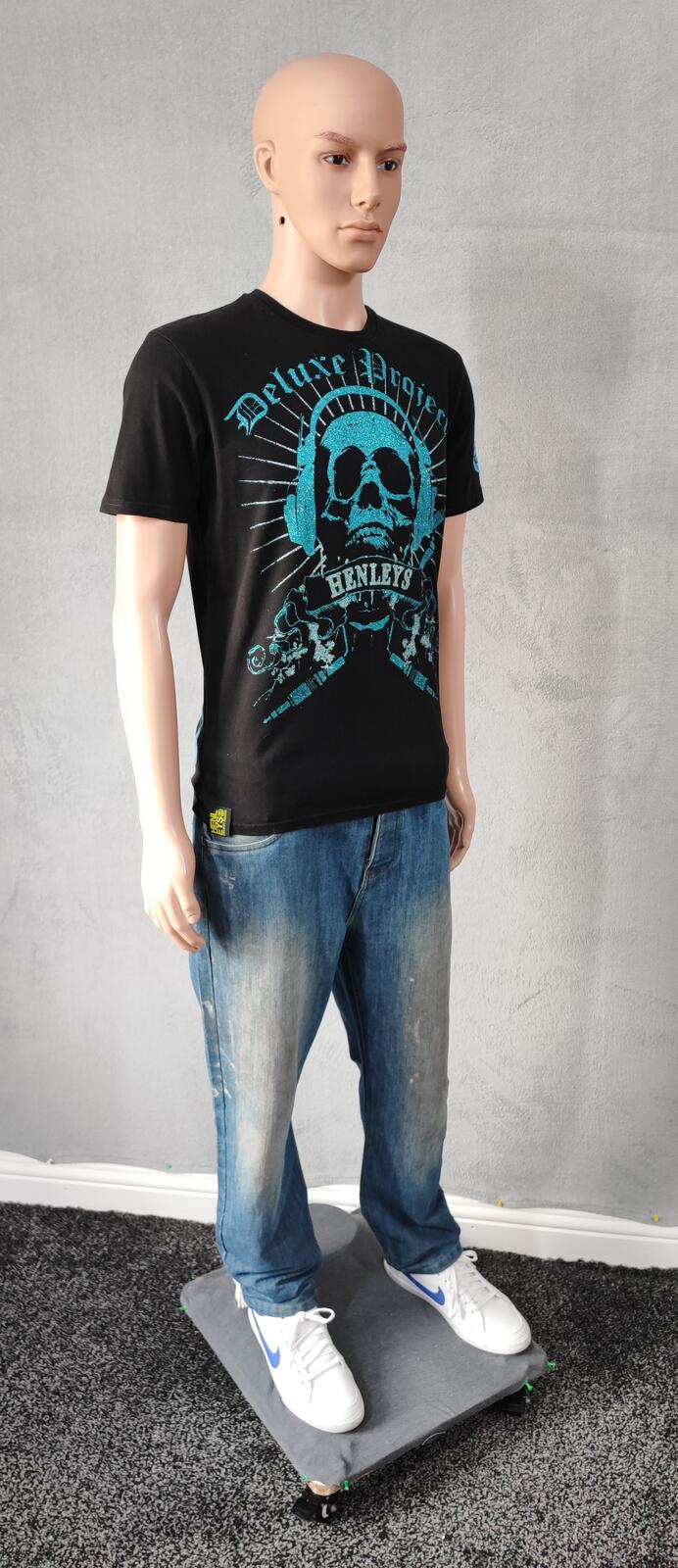 Vintage Henleys Skull Graphic T-Shirt Black Retro Y2K Men's Size Small S