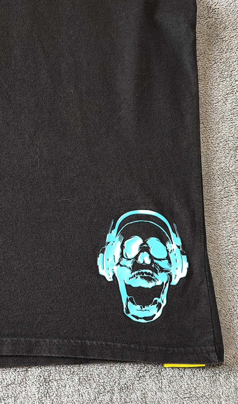 Vintage Henleys Skull Graphic T-Shirt Black Retro Y2K Men's Size Small S
