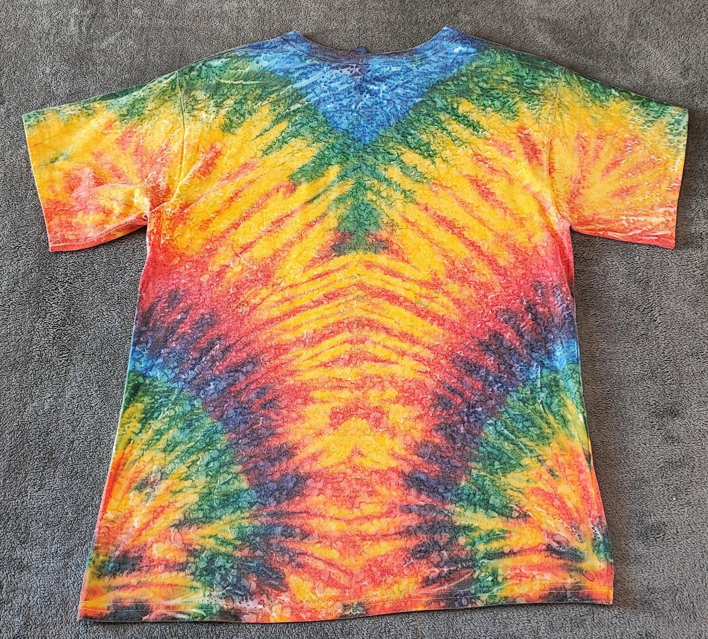Vintage Fruit of the Loom Rainbow Chevron Tie Dye T-Shirt Men's Size Medium M