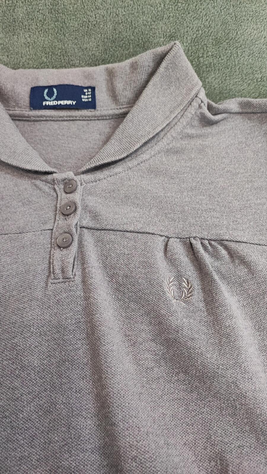 Vintage Fred Perry Laurel Wreath Polo Shirt Retro Y2K Size Small S