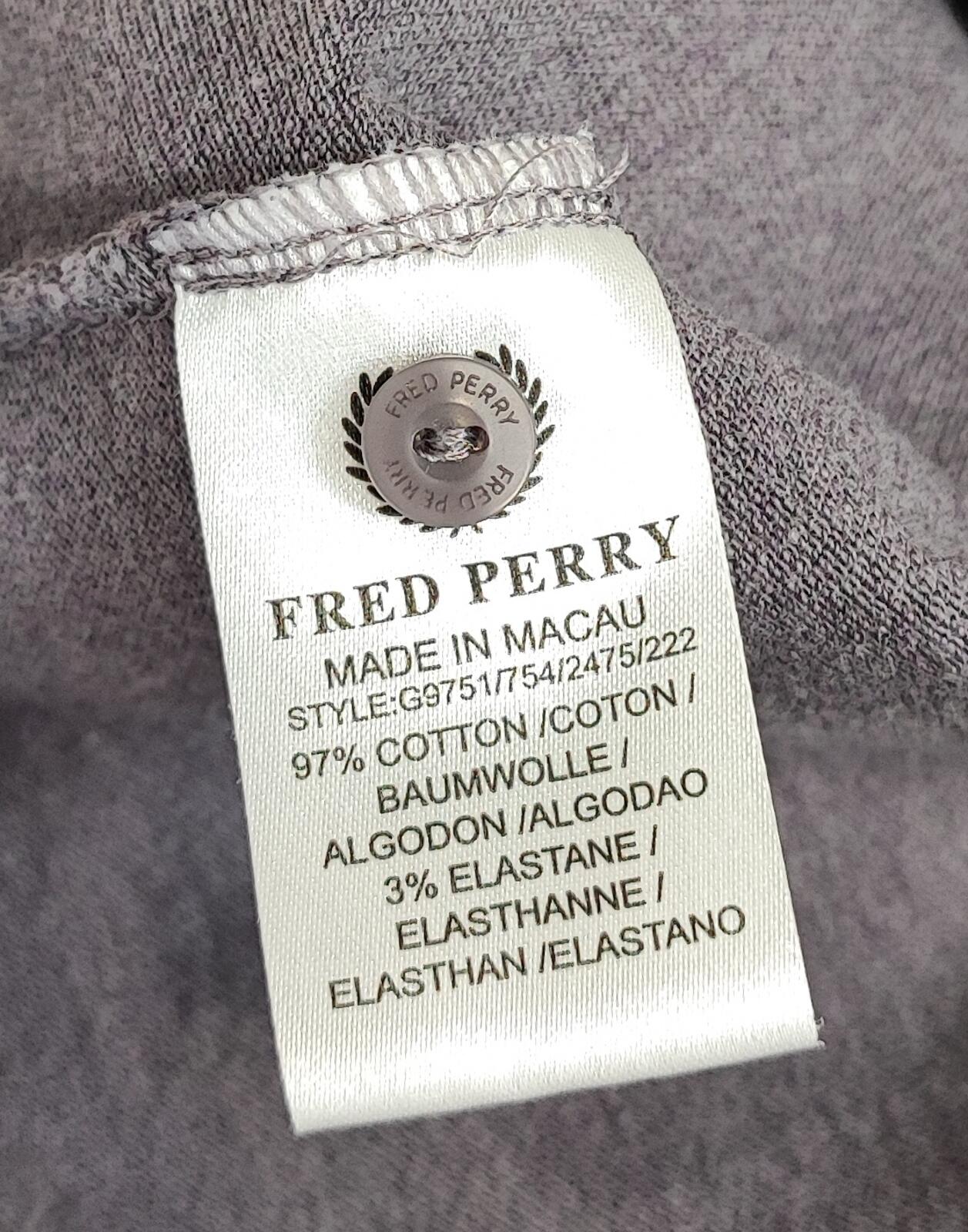 Vintage Fred Perry Laurel Wreath Polo Shirt Retro Y2K Size Small S