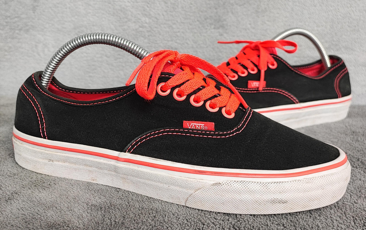 Vintage Vans Classic Plain Black Canvas Skate Trainers Shoes Men Size UK 6.5