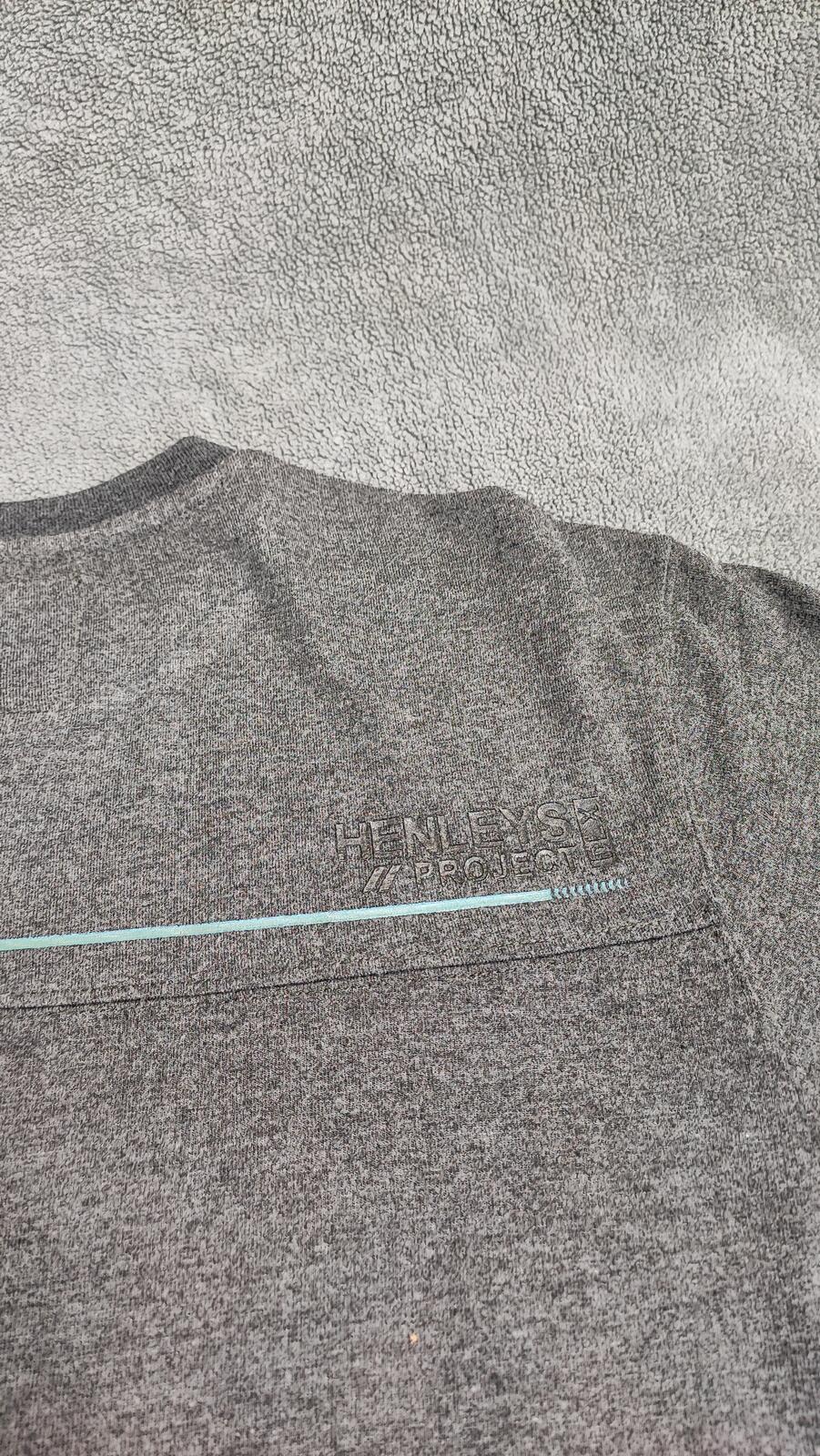 Vintage Henleys DLX Project Graphic T-Shirt Grey Retro Y2K Men's Size Medium M