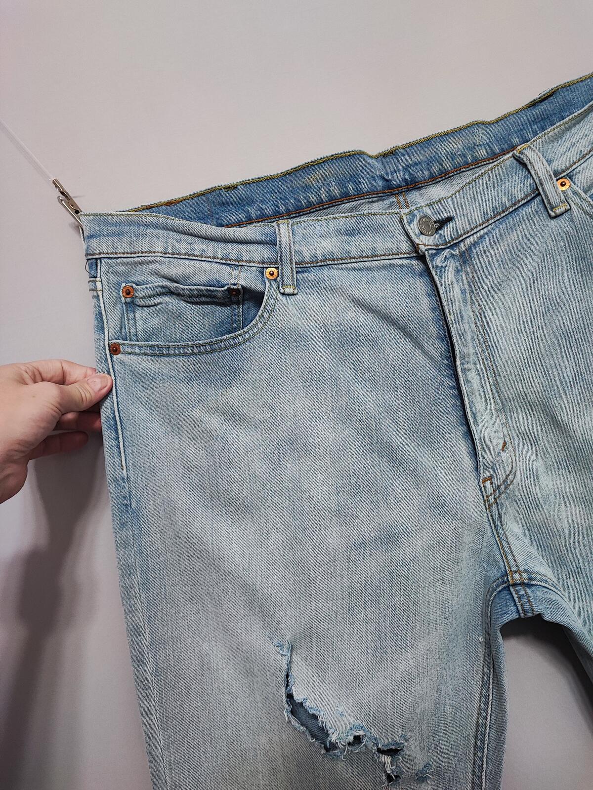 Vintage Levi's 541 Athletic Taper Jeans Faded Light Blue Thrashed Men's W40 L34