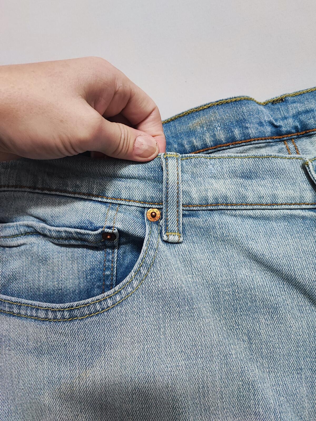 Vintage Levi's 541 Athletic Taper Jeans Faded Light Blue Thrashed Men's W40 L34