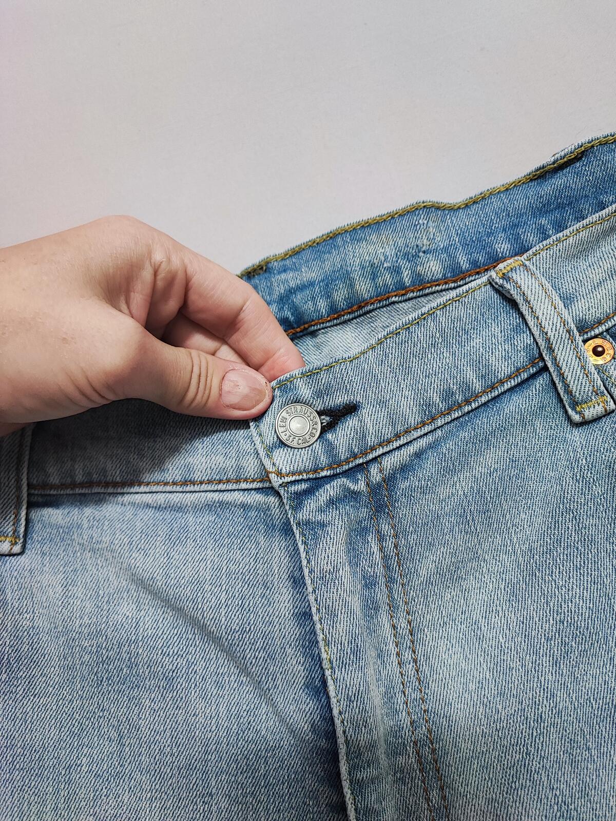 Vintage Levi's 541 Athletic Taper Jeans Faded Light Blue Thrashed Men's W40 L34