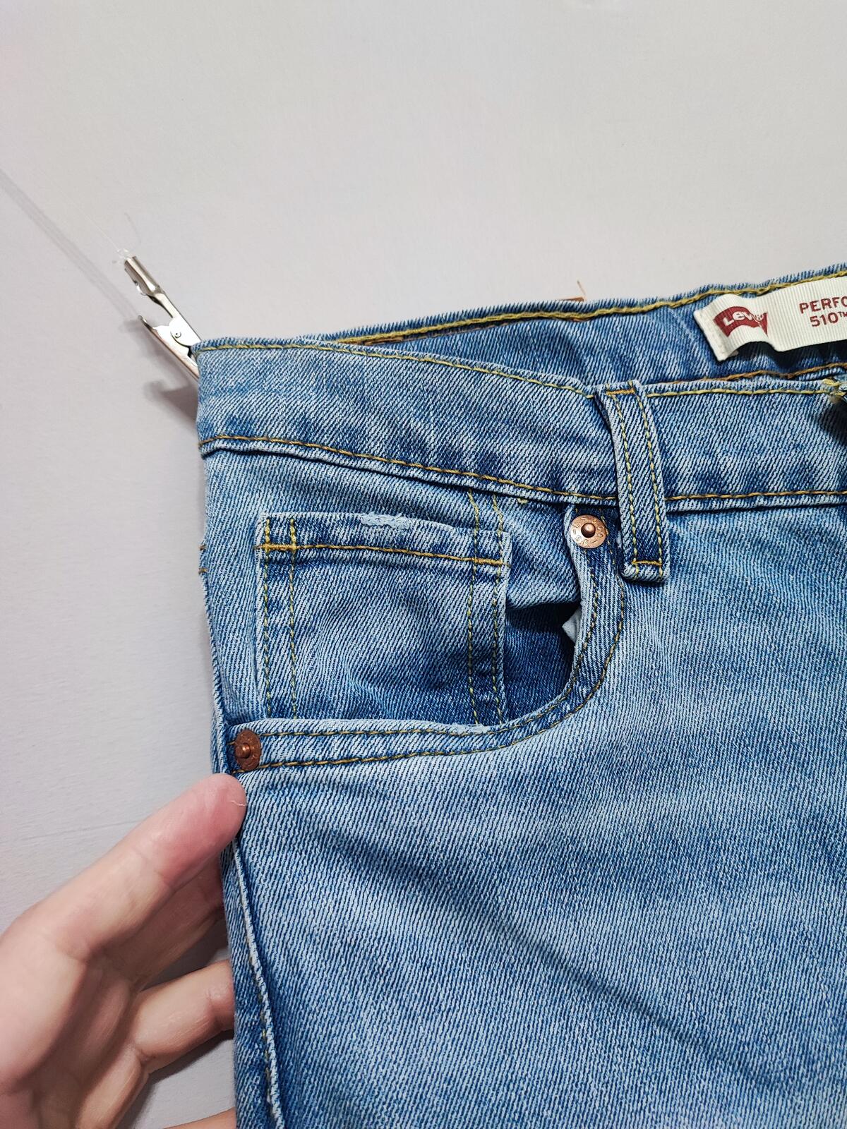 Vintage Levi's 510 Skinny Jeans Faded Blue Ripped Knee Youth Kids W27 L29