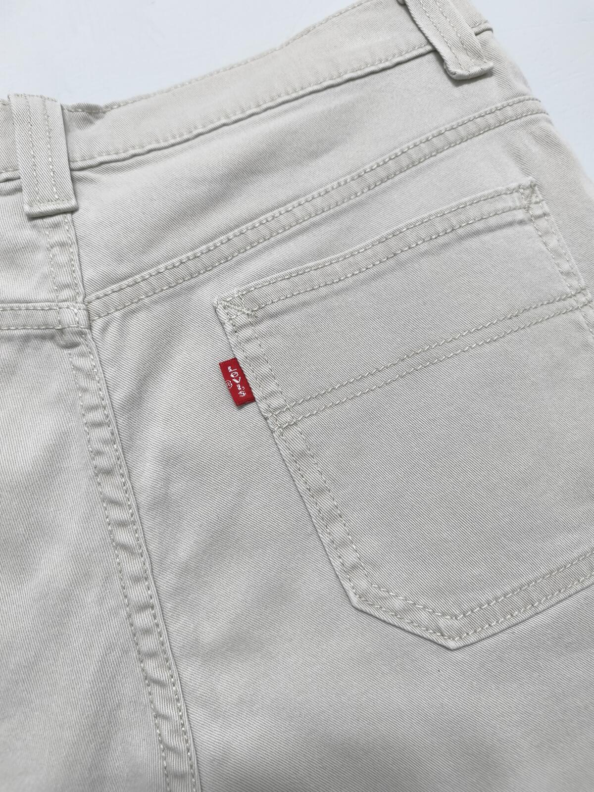 Vintage Levis Womens Beige Denim Shorts W32 90s Indie Retro Clean Girl Summer