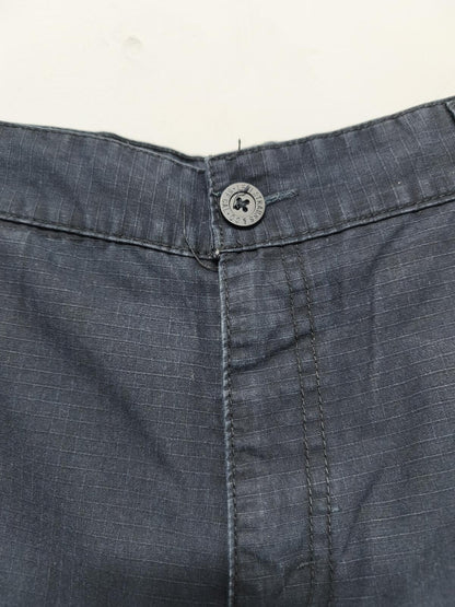 Vintage Levis Navy Cargo Shorts W28 Baggy Skater Y2K Retro Street Indie Grunge