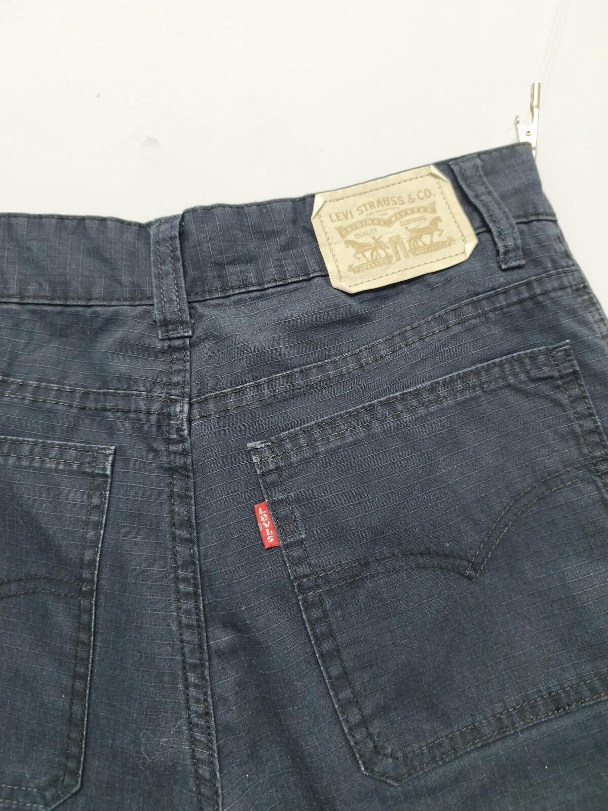 Vintage Levis Navy Cargo Shorts W28 Baggy Skater Y2K Retro Street Indie Grunge