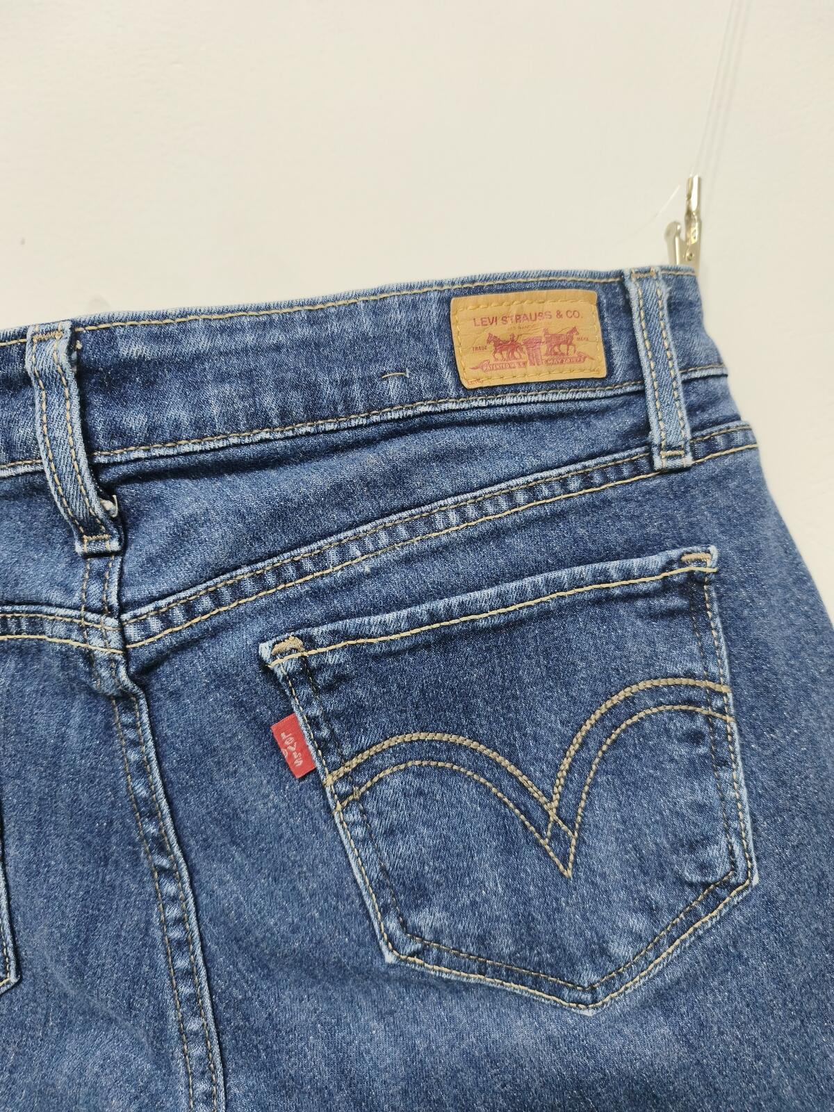 Vintage Levis 524 Too Superlow Denim Shorts W30 Low Rise Dark Blue Y2K 00s Retro
