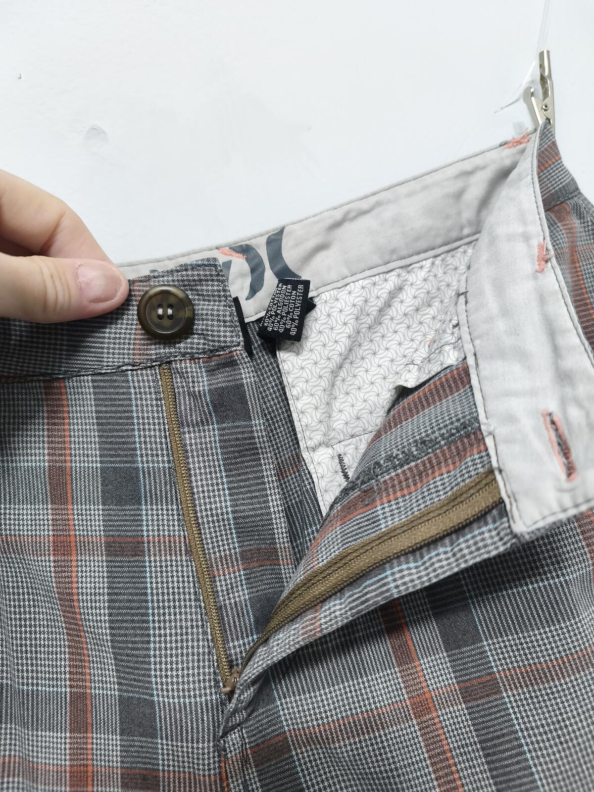 Vintage Hurley Plaid Shorts Grey Orange Y2K Skater Grunge Surf Longline 28W