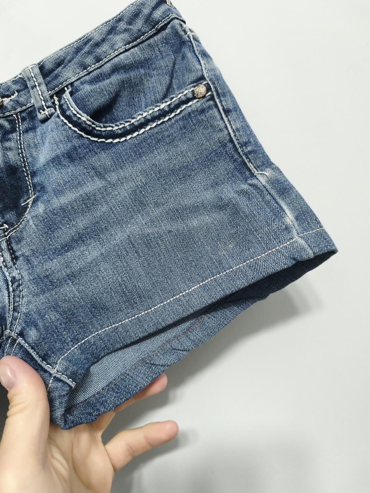 Vintage Levi's Shorts Mid Blue Wash Y2K Contrast Stitch Crystal Button 26W