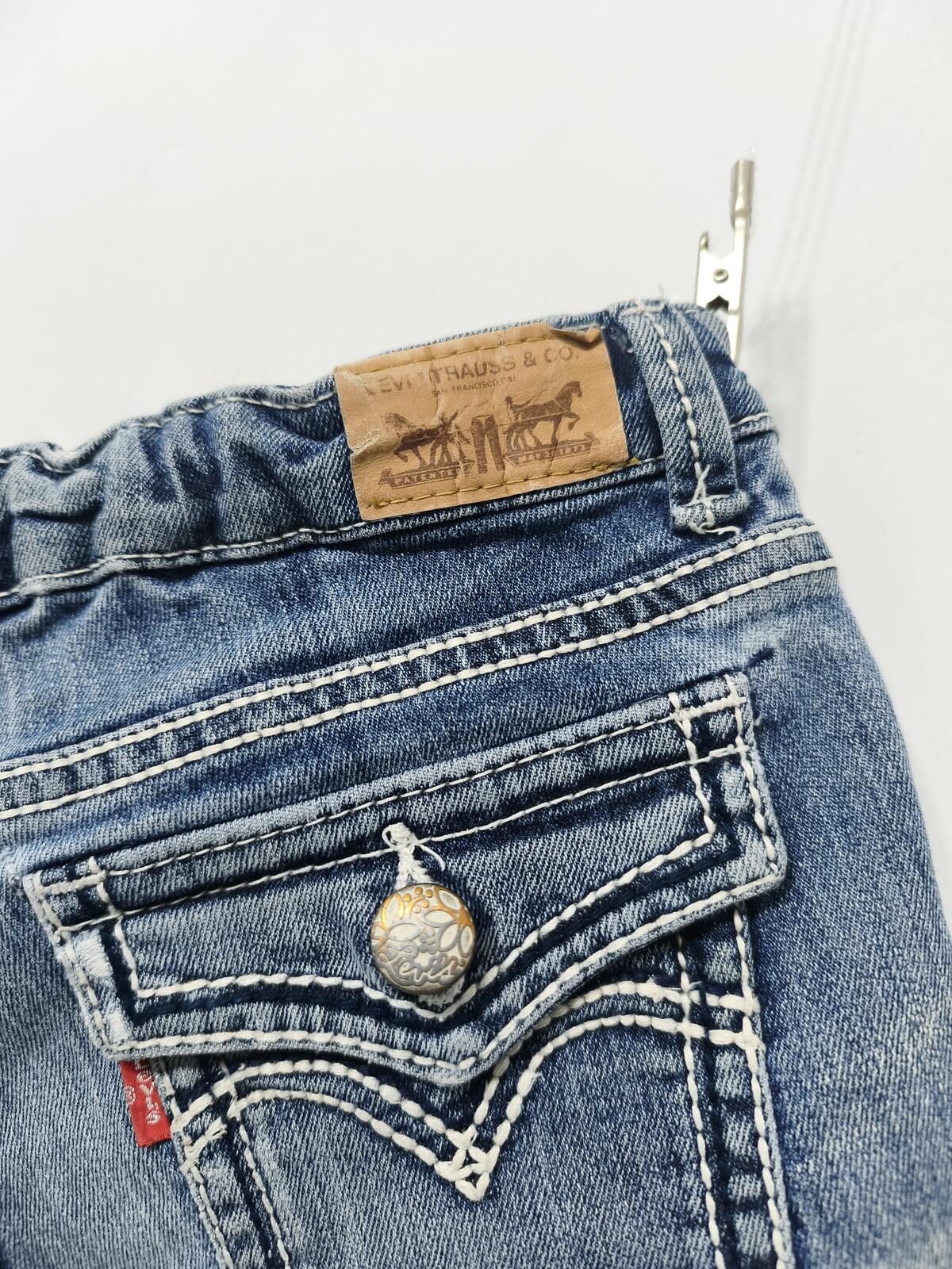 Vintage Levi's Shorts Mid Blue Wash Y2K Contrast Stitch Crystal Button 26W