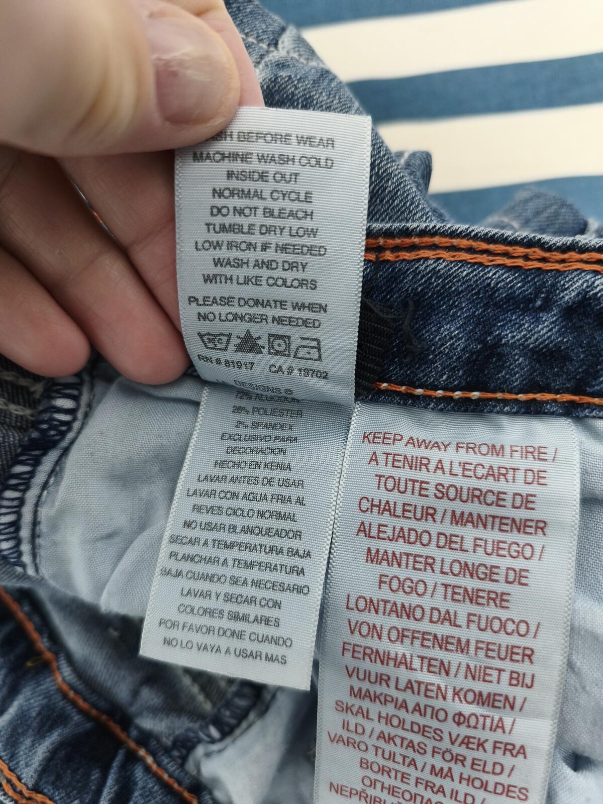 Vintage Levi's Shorts Mid Blue Wash Y2K Contrast Stitch Crystal Button 26W