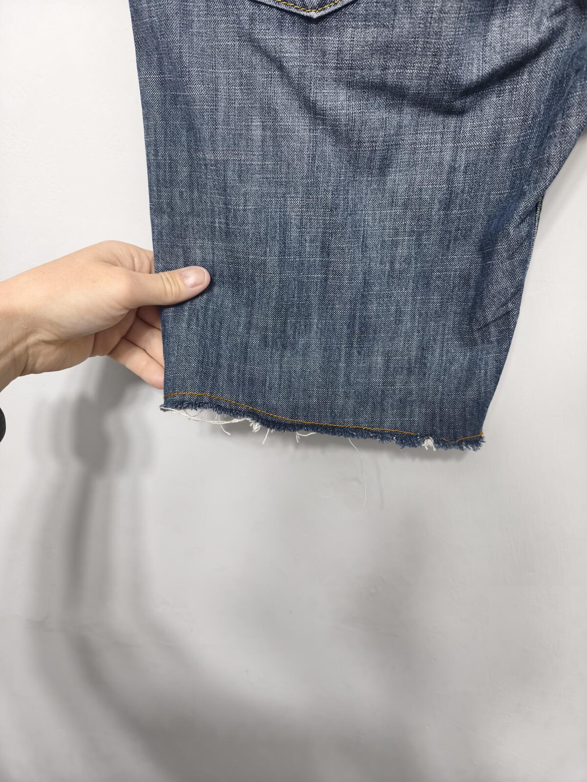 Vintage Levi's 511 Slim Fit Mid Blue Raw Hem Denim Shorts 90s Skater Grunge Jorts W34