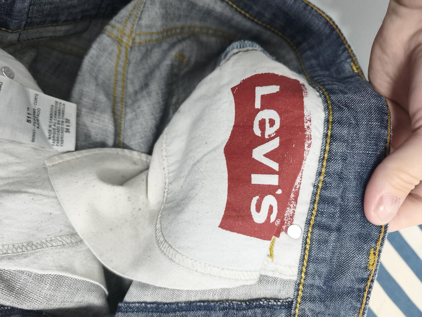 Vintage Levi's 511 Slim Fit Mid Blue Raw Hem Denim Shorts 90s Skater Grunge Jorts W34