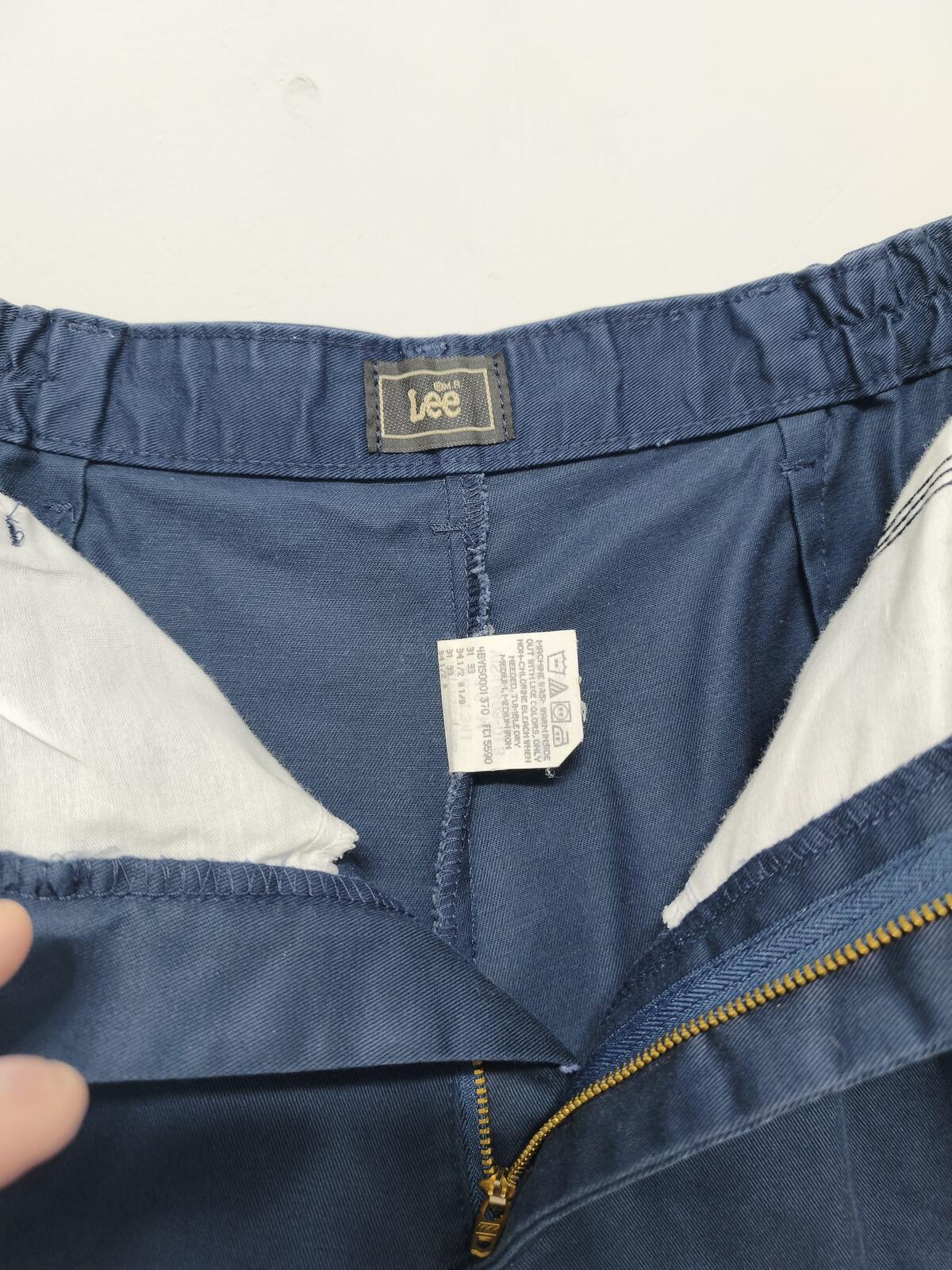 Vintage Lee Women's Pleated Navy Blue Chino Shorts 90s Mom Skater Preppy 30W