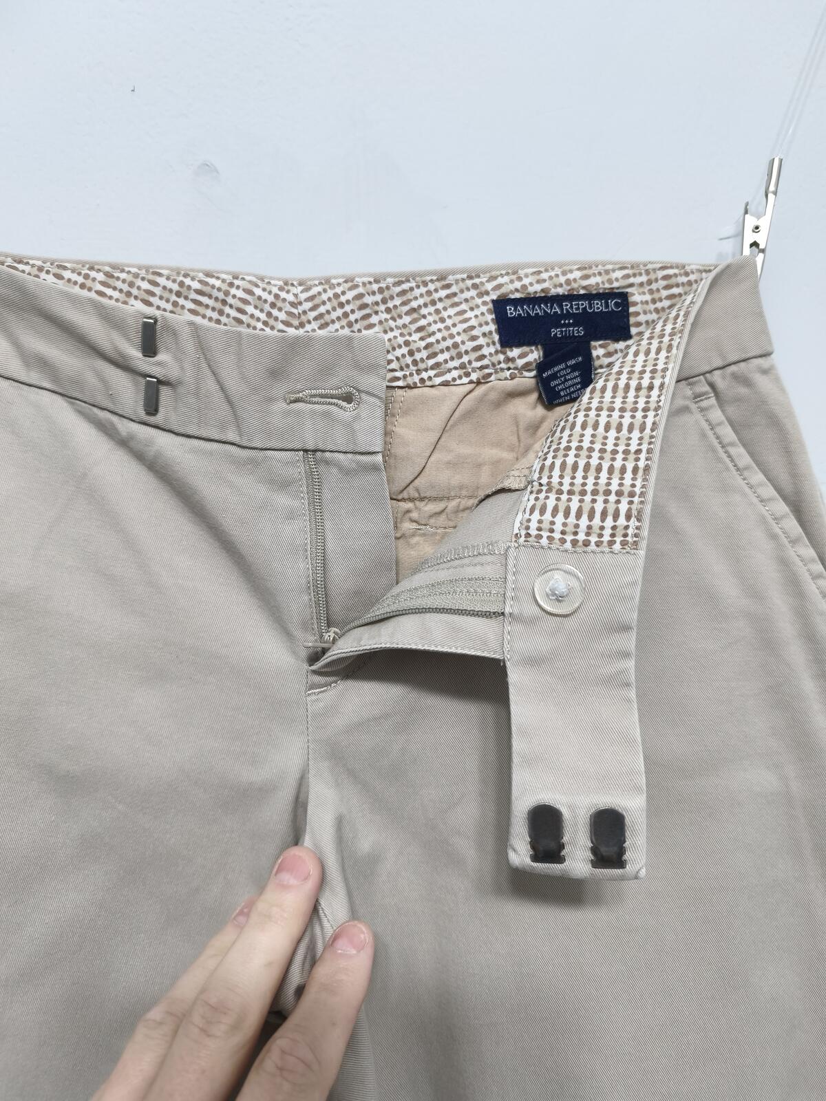 Vintage Banana Republic Bermuda Shorts Beige Petites Smart Casual 26W